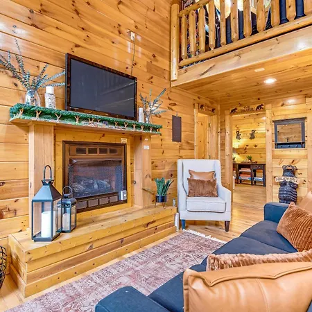 Villa Smoky Bear Cinema